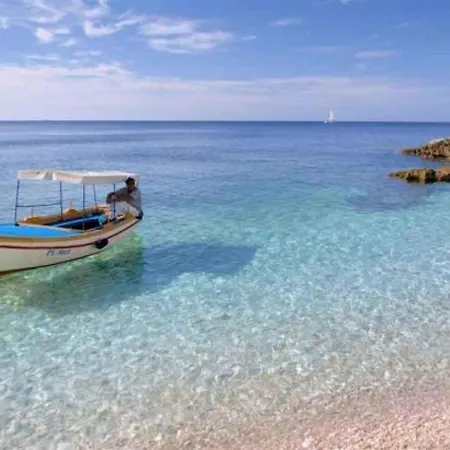 In 14275 * Jadranovo